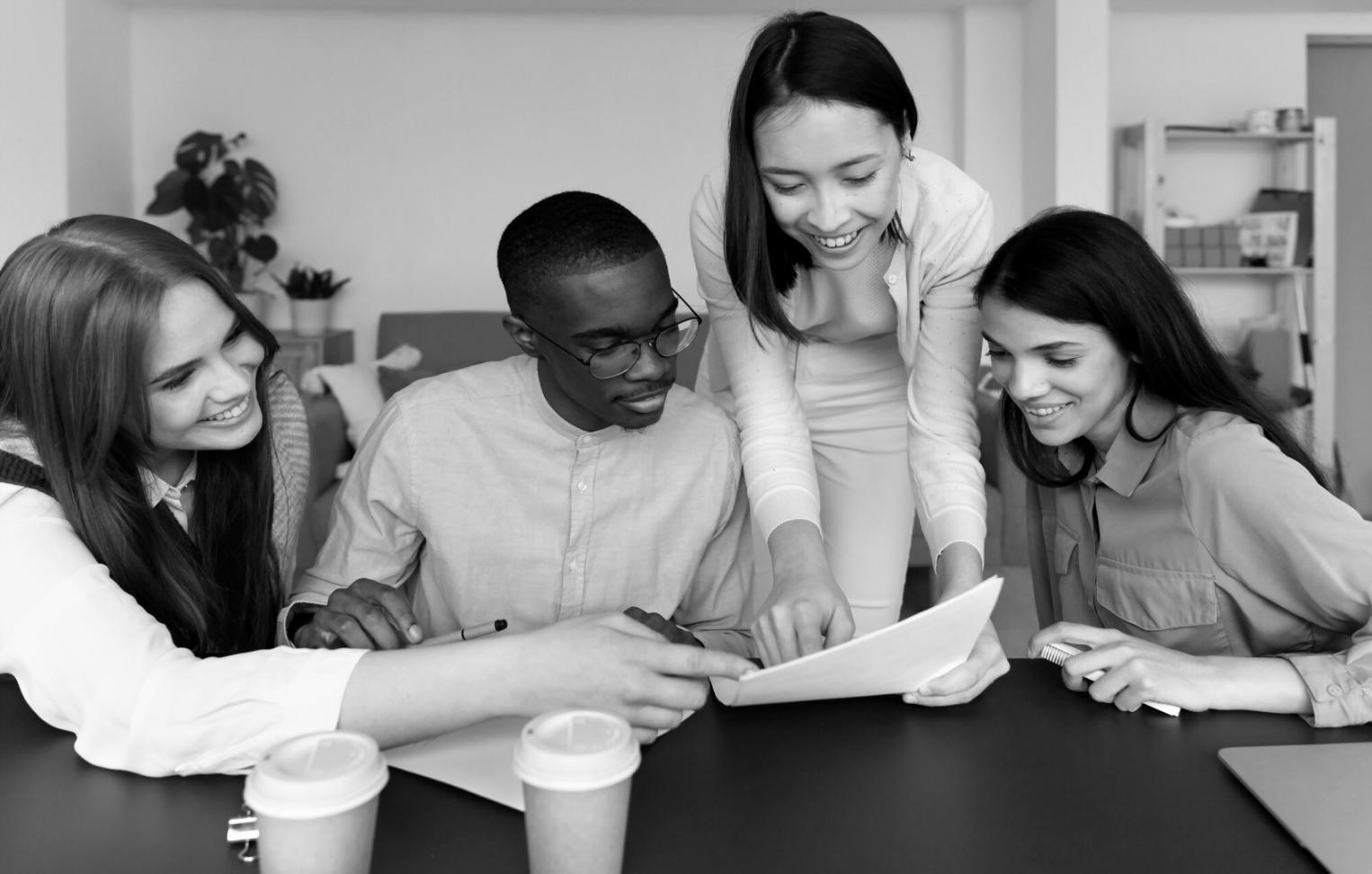 Modernes Arbeitsumfeld bei Pyrelivantoq mit innovativen Finanzlösungen